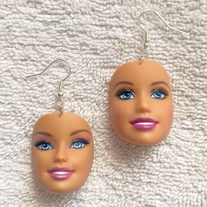 BARBIE FACE/HEAD EARRINGS💚